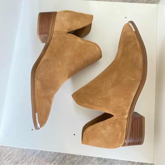 Marc Fisher LTD Yilda Suede Bootie || size
6.5 || Perfect condition - Picture 3 of 6